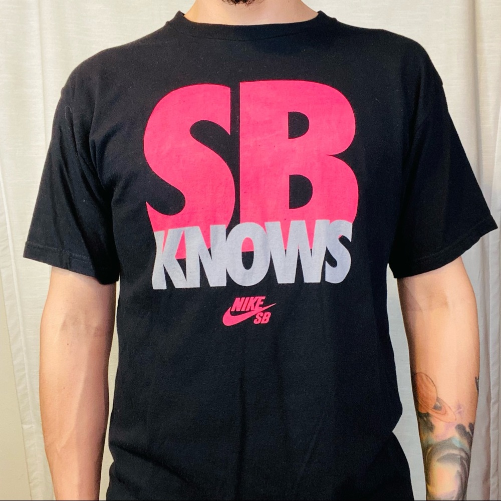 Black Nike SB graphic tee